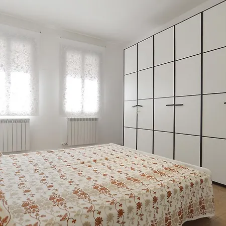 Venice Flat